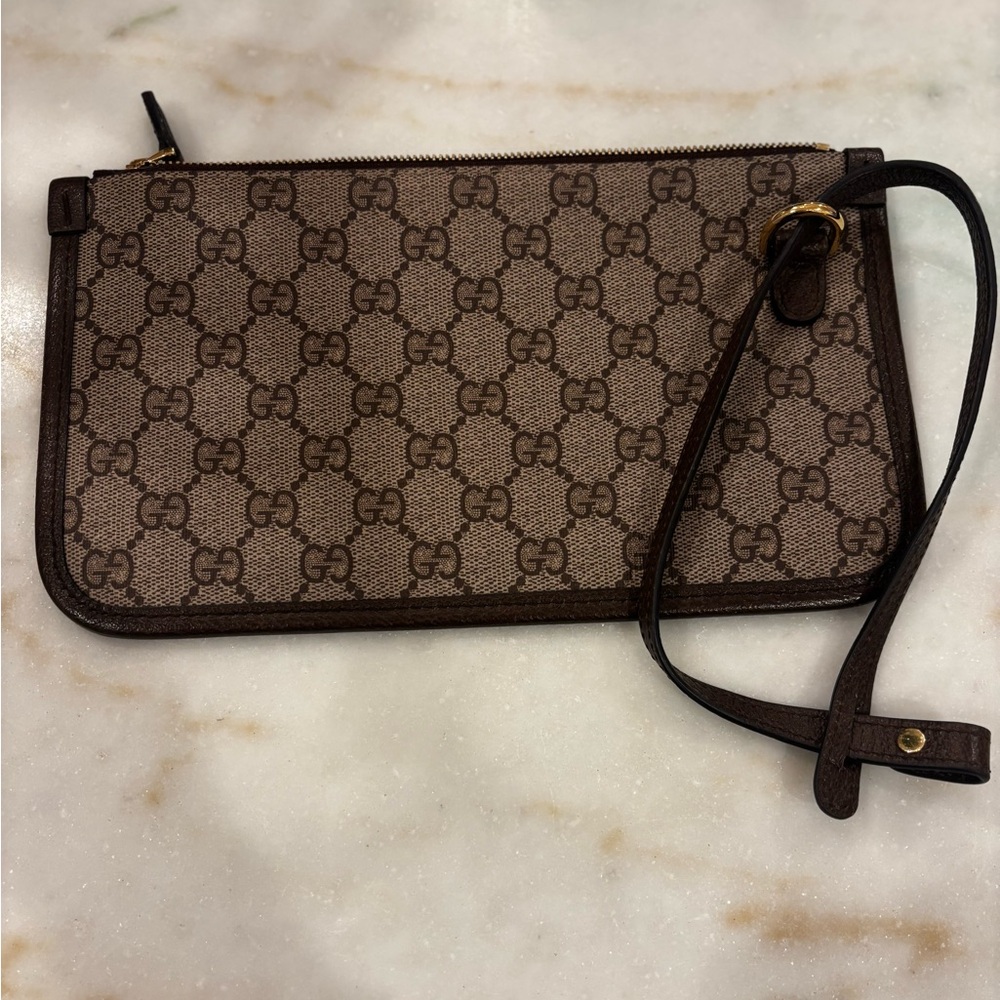Authentic Gucci Wrislet